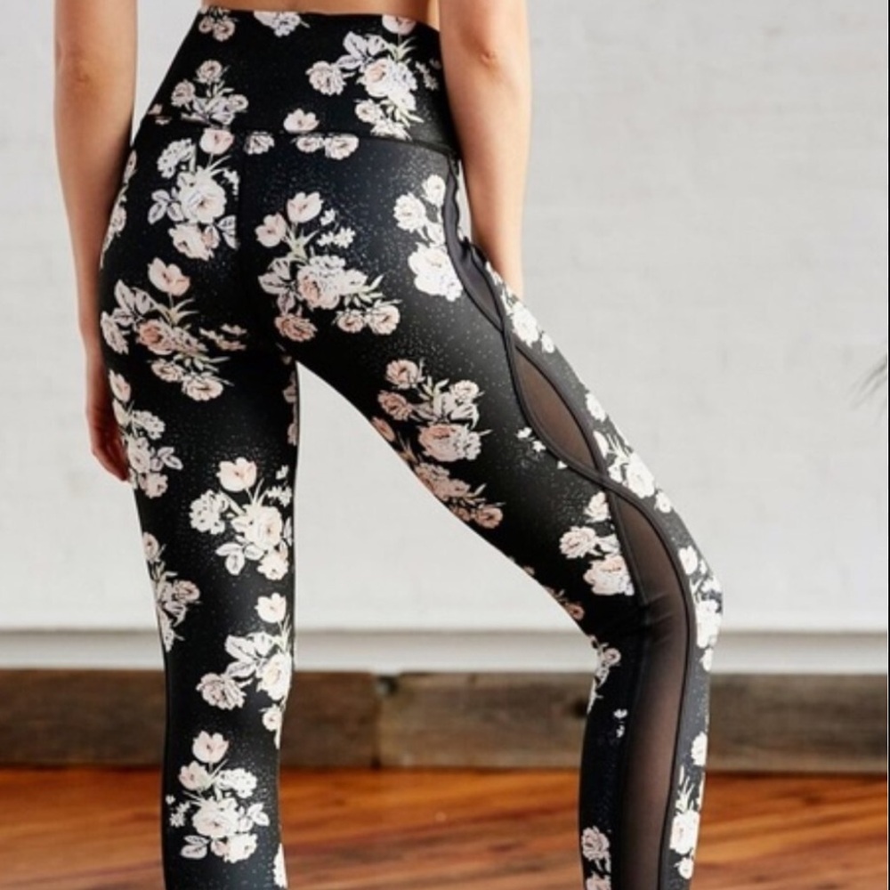 FP Movement by Free People Black and Cream Floral Leggings - Picture 1 of 9